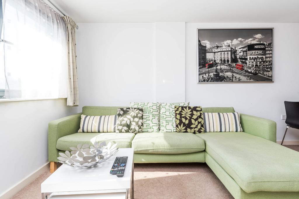 ロンドンFantastic 1 Bed Flat Stratfordアパートメント エクステリア 写真
